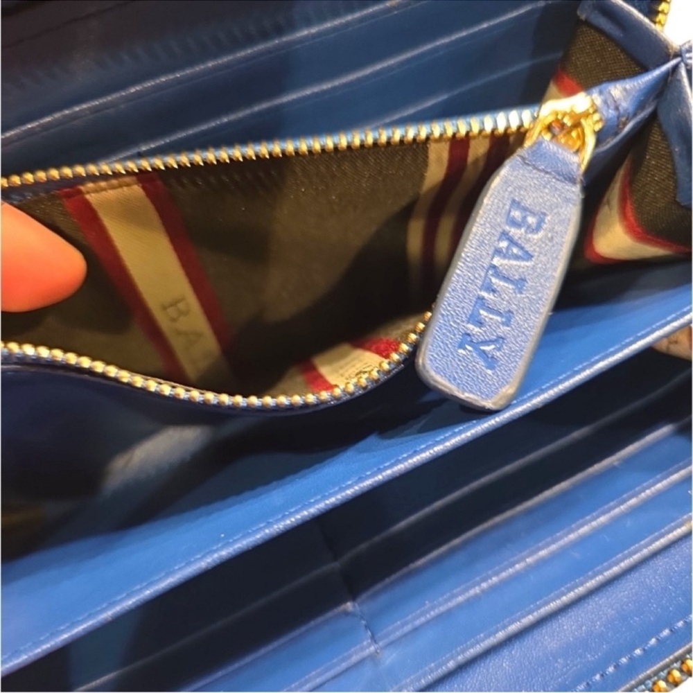 Bally Electric Blue Zip-Around Leather Wallet - Picture 5 of 7